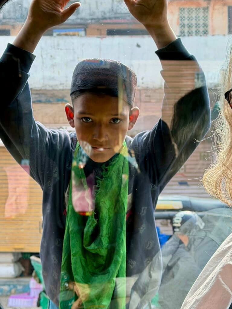 A new friend greets us at a stoplight. 